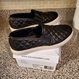 Steve Madden slip ons